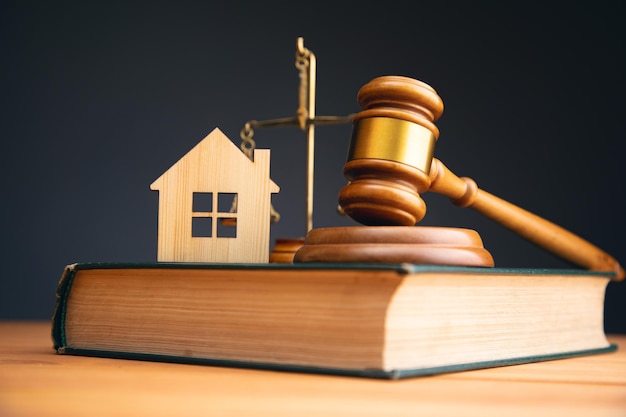 Can Anyone Sit In A Court Case?